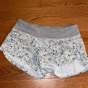 lululemon speed up shorts 2.5” size 4